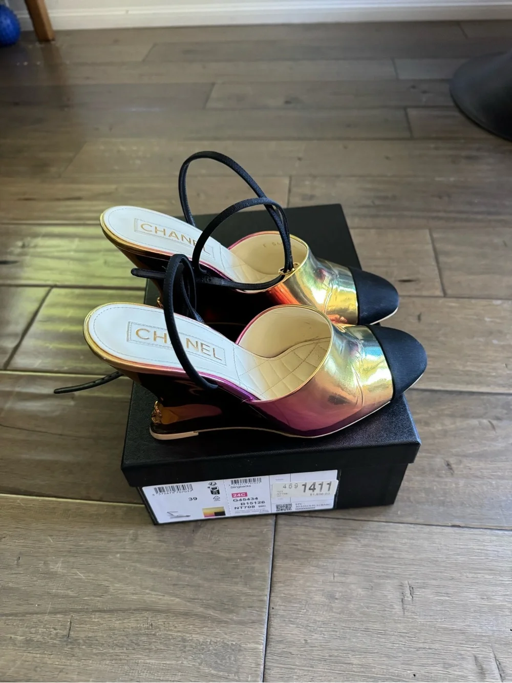 CHANEL Gold Metallic Slingback Mules with Black Cap Toe - Picture 5 of 7